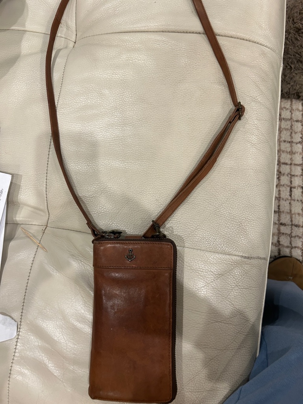 Women’s Cross body billfold